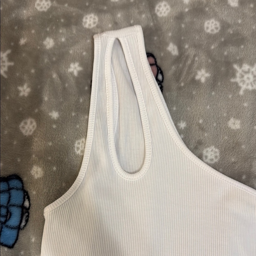 White One-Shoulder Ribbed Top - Picture 2 of 4